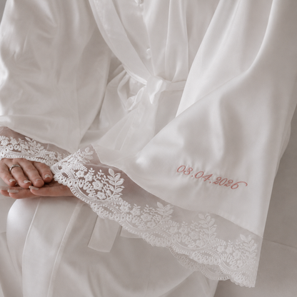 Laces Short Robe